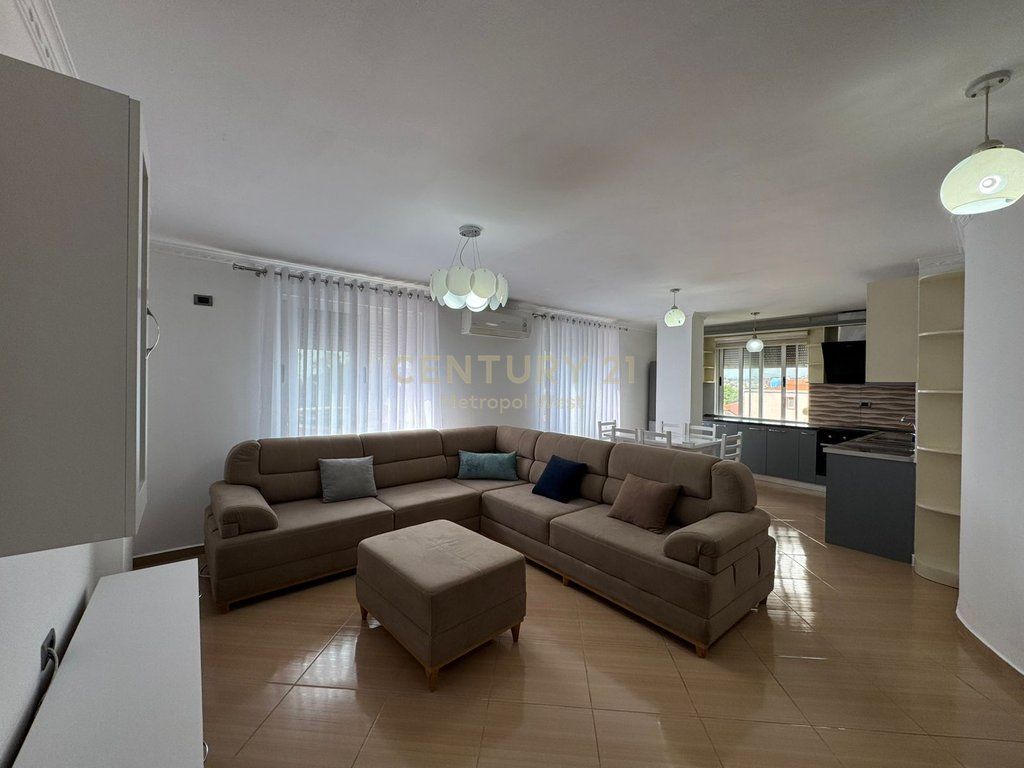 Apartament 2+1 me qira pranë Spitalit Ushtarak