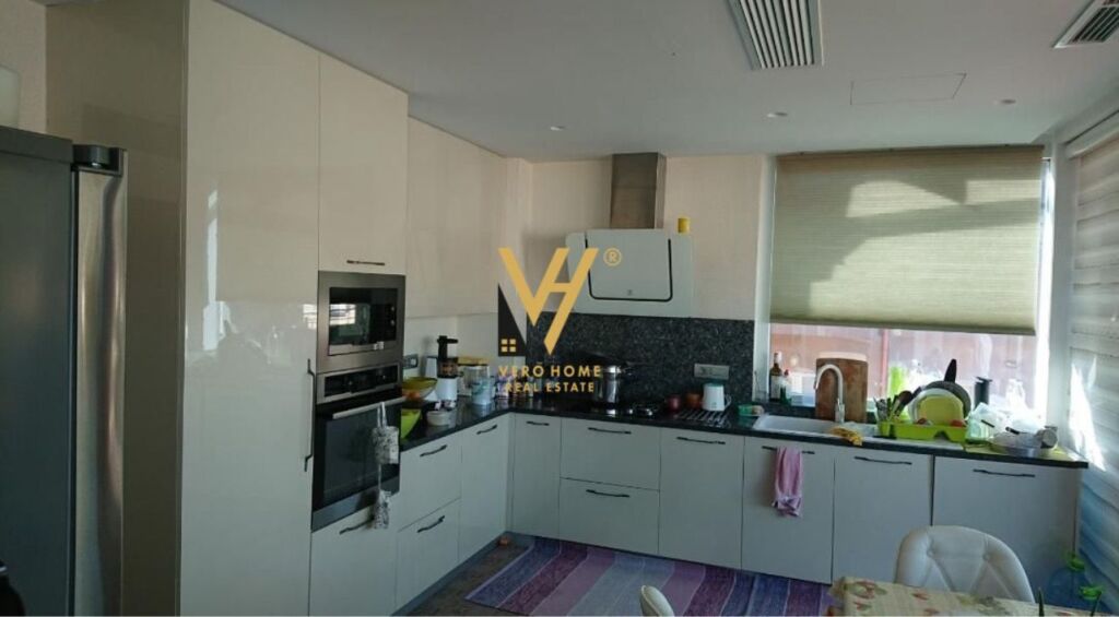 JEPET DUPLEX 4+1+3+VERANDE ME QERA TEK LIQENI THATE 2.000 EURO