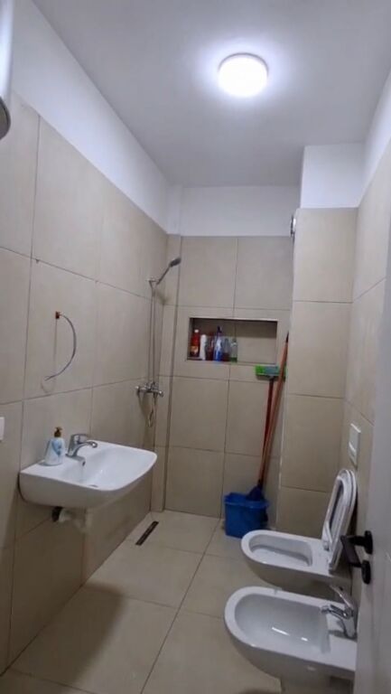 Jepet me qera apartament 1+1 me vlere 400 Euro ne 5 Maji