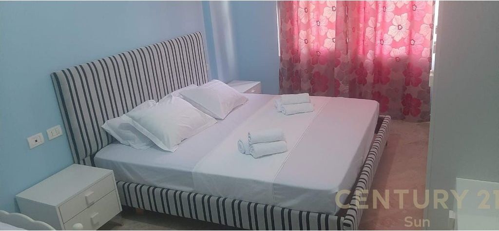 Shitet apartament 1+1 në Lungomare, Vlorë !