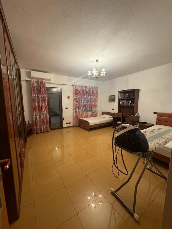 Qera,Apartament 3+1+2,Rruga e Elbasanit