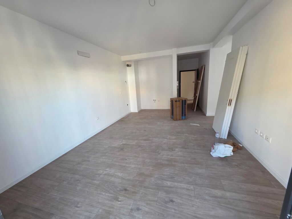 Ali Demi Shitet Apartament 2+1