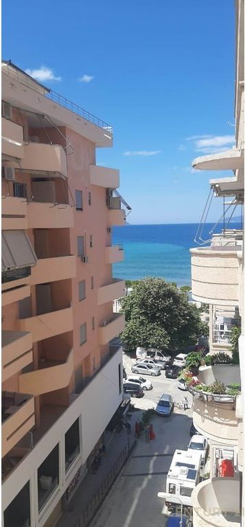 Shitet apartament 1+1 në Lungomare, Vlorë !