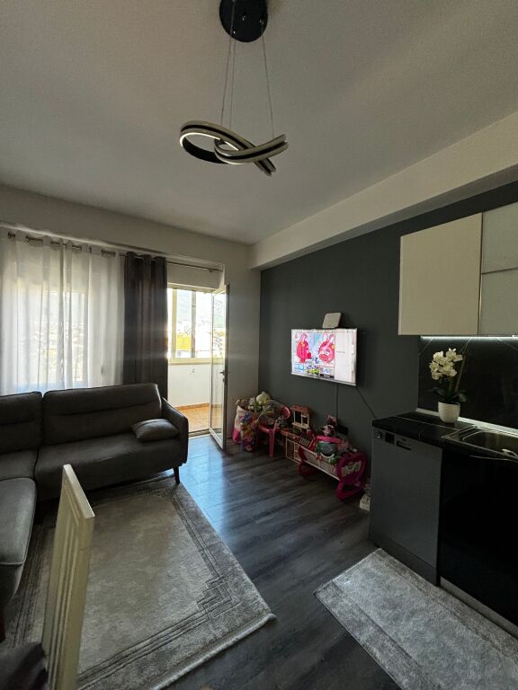 🏡 Apartment 1+1 for sale on Endri Keko Street, near the New Maternity.