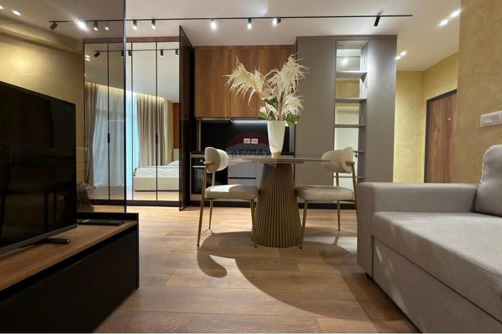 Super Studio Apartament per shitje në Qendër!