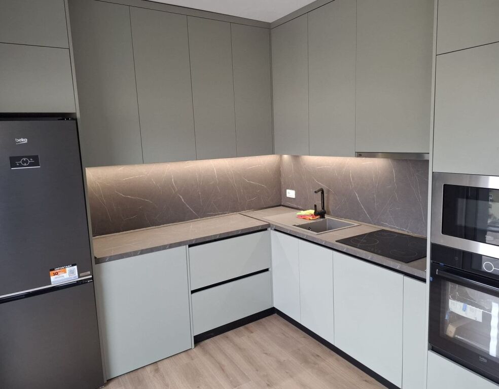 📌 Apartment 2+1+2+🅿️ for Rent – Near the Red School