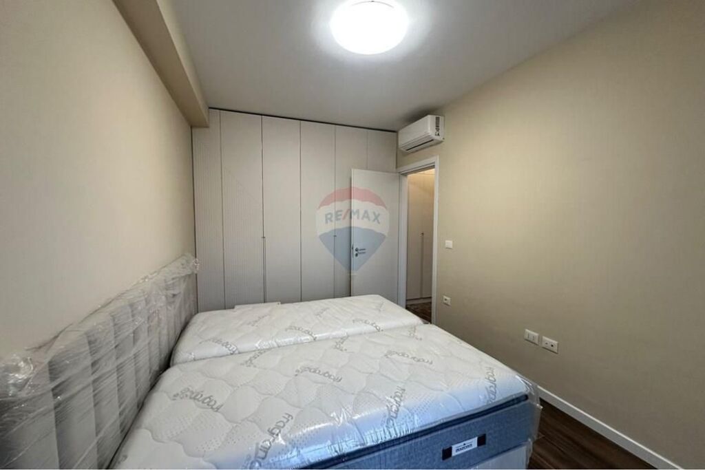 Jepet apartament me qira te Rezidenca Aura, ne rr. Dritan Hoxha.