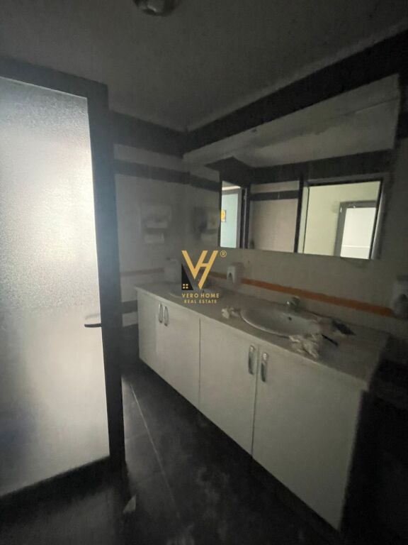BUSINESS PREMISES 400 M2 FOR RENT IN SELITE 300,000 LEKE