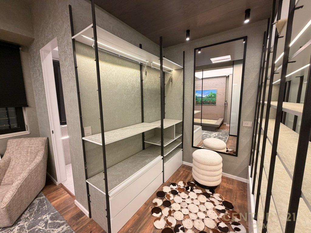 SUPER APARTMENT FOR SALE AT AMBASSADOR 3!