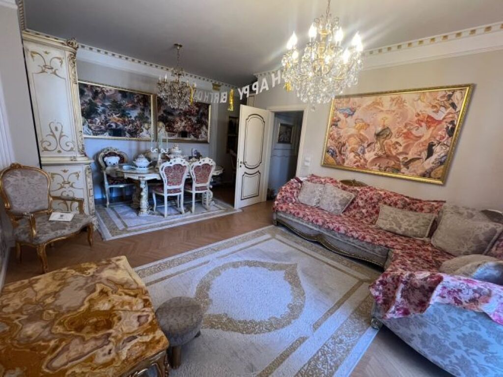 Apartameent 1+1 per qera Komuna e Parisit !