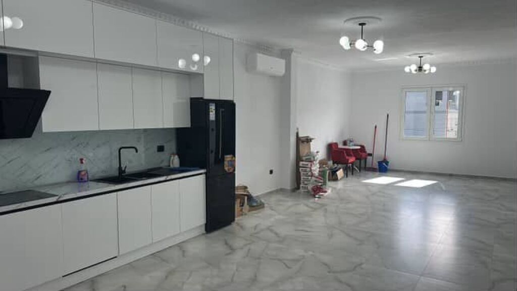 VENDESI PRIVATA IN VENDITA A RRASHBULL