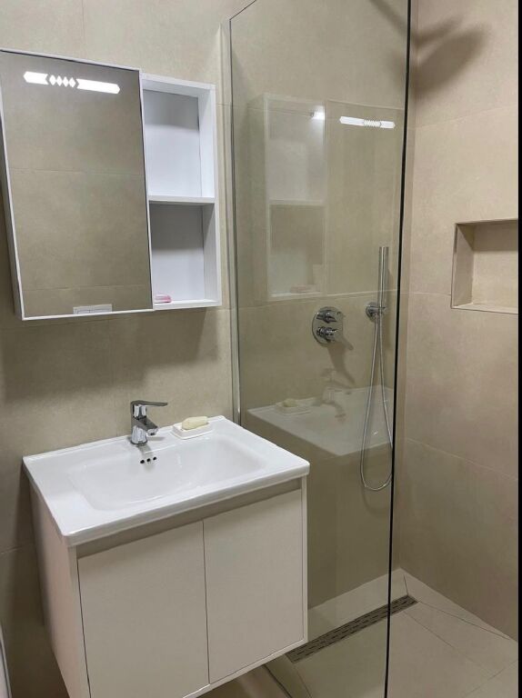 🏡 SHITET SUPER APARTAMENT TEK GRAND BLUE FAFA NË – GOLEM 🌊