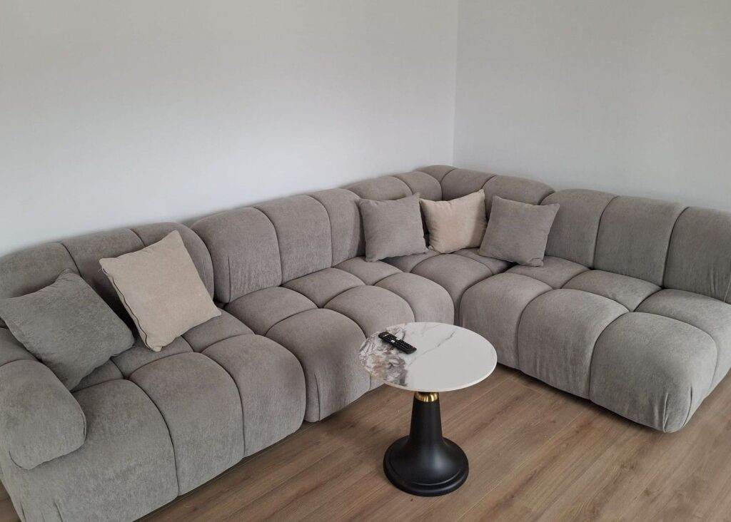 📌 Apartment 2+1+2+🅿️ for Rent – Near the Red School