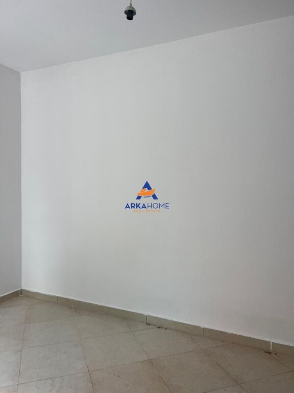 SHITET AMBIENT 73M2 "RRUGA LONI LIGORI, ASTIR" 135.000 EURO