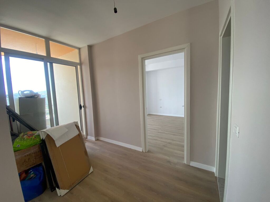 Shitet Apartament 2+1+2 + Verandë në Astir, Kompleksi Fratari
