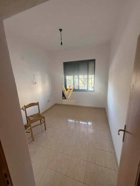 LOCALE COMMERCIALE IN AFFITTO 70 M2 IN VIA BARDHYL 60.000 LEKE