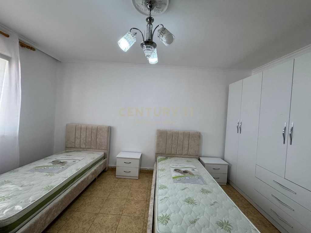 Apartament 2+1 me qira pranë Spitalit Ushtarak