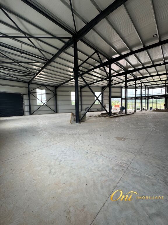 JEPET KAPANON  ME QERA 3600M2 KOMBINAT  