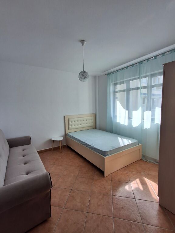 Apartament me qera 2+1