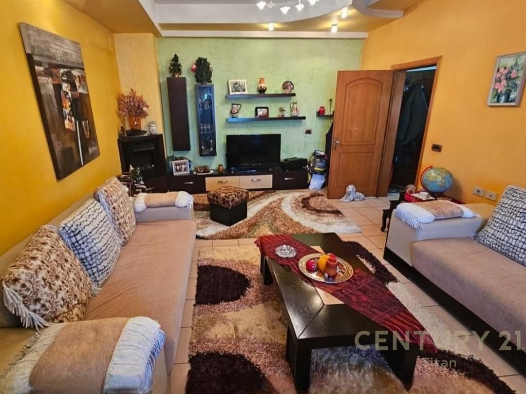 Apartment for rent 2+1 at Partizani school 4 Deshmoret street