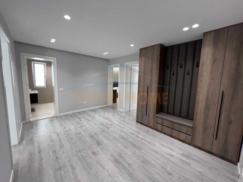 Qera, Apartament 2+1+2+Post Parkimi, Ambasada Turke, Tiranë.