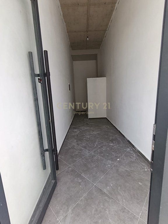 Ambient Komercial për Qira – Rruga Karl Gega 1,200 € /Muaj