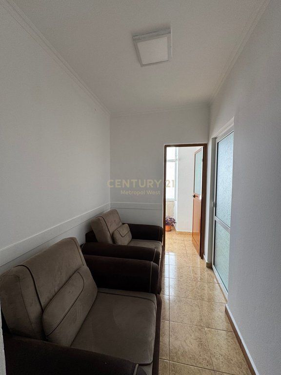 Apartament 2+1 me qira pranë Spitalit Ushtarak