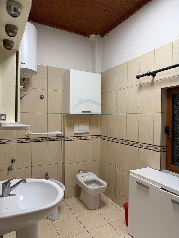 For rent, 3rd floor of a villa, Mezez