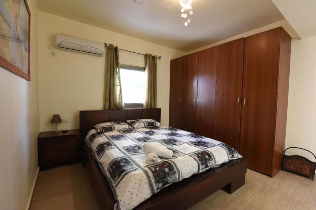 Prane sheshit willson, jepet me qera apartament 1+1.