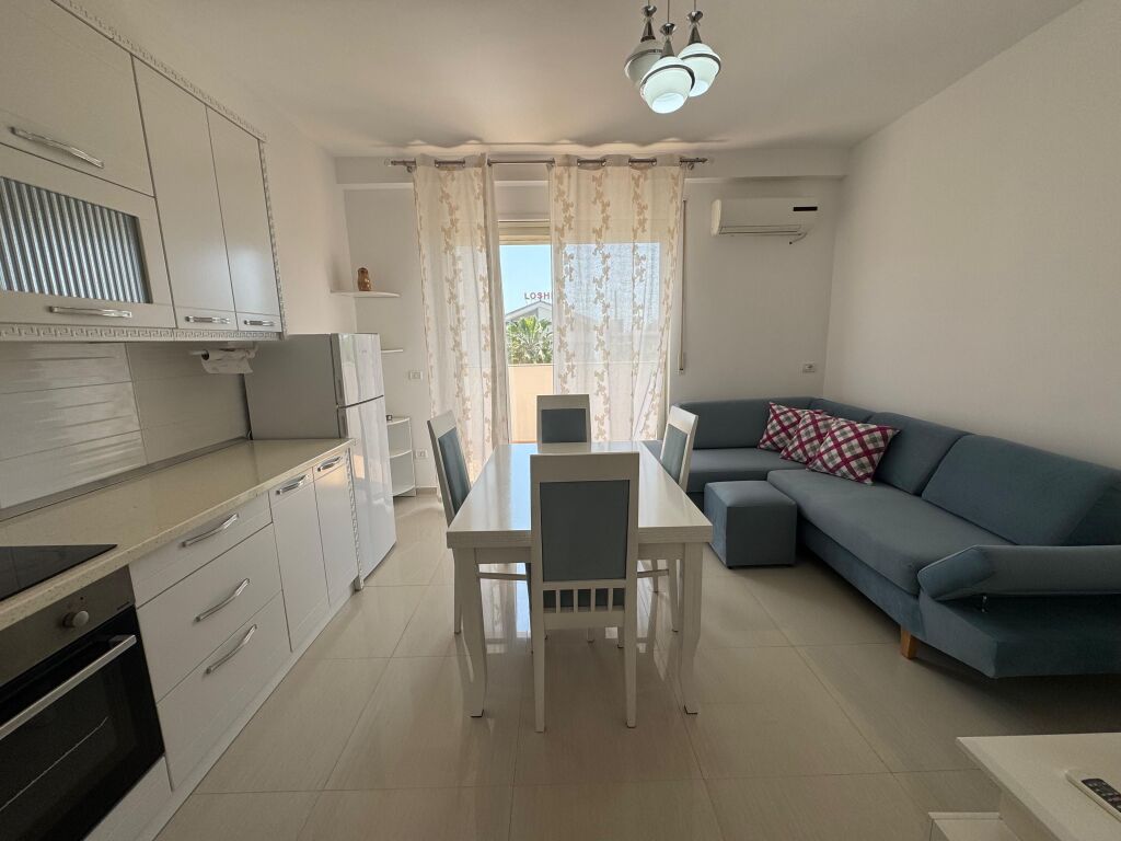 Jepet apartament me qera 1+1 pamje deti