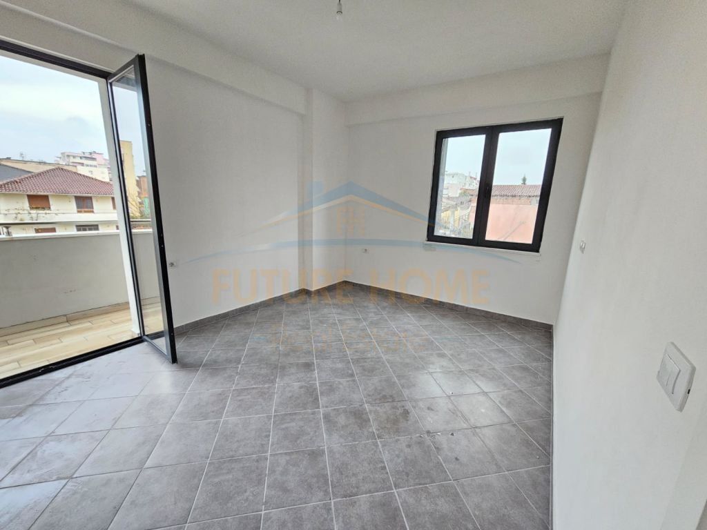 Qera, Ambient per Zyra+Post Parkimi, Rruga Jordan Misja