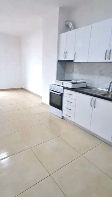 Jepet me qera apartament 1+1 me vlere 400 Euro ne 5 Maji