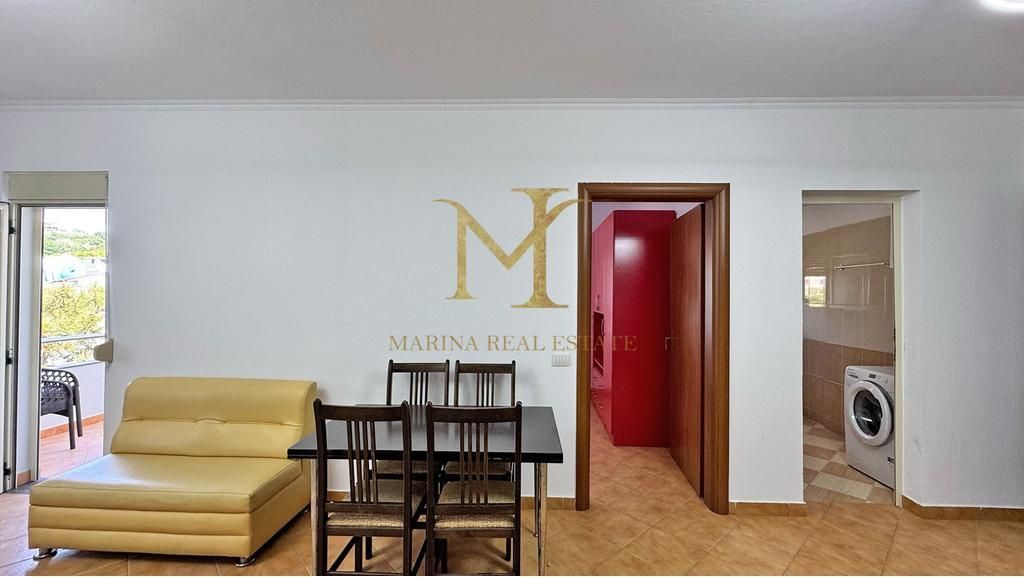 Shitet apartament 1+1. Kati 4, pa ashensor. Shkembi Kavajes, afer Bonita, Kraja dhe Dolce Vita Hotel.