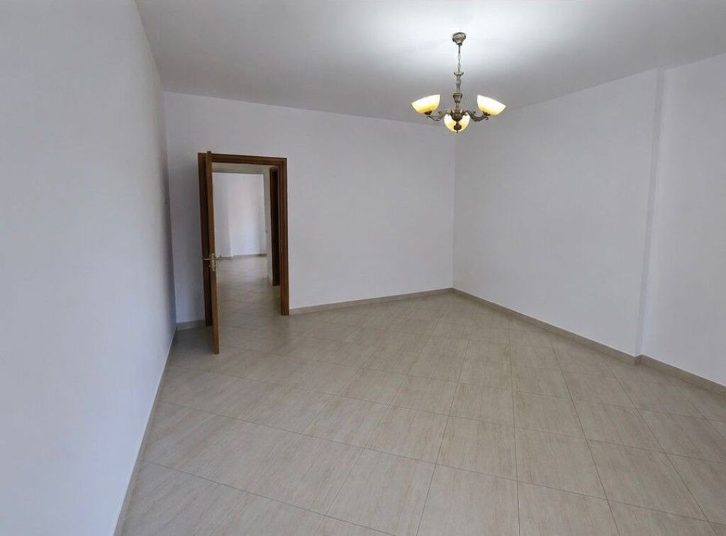 📌 SHITET APARTAMENT 2+1+2 – PAZARI I RI