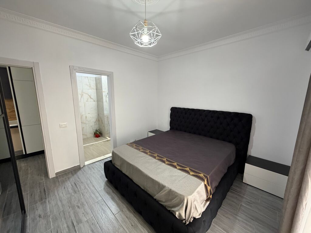 🏡 Appartamento 2+1+2 in affitto  55,000 lekë  📍 Zona: Yzberisht / Grand Gallery