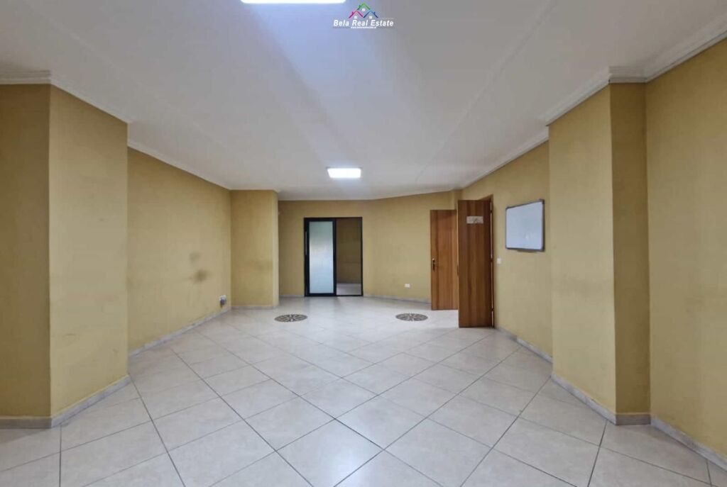 Zyre Me Qera 2+1 Ne Qender (ID BZ2519) Tirane
