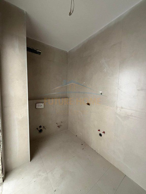 Shitet apartament 1+1 Univers City