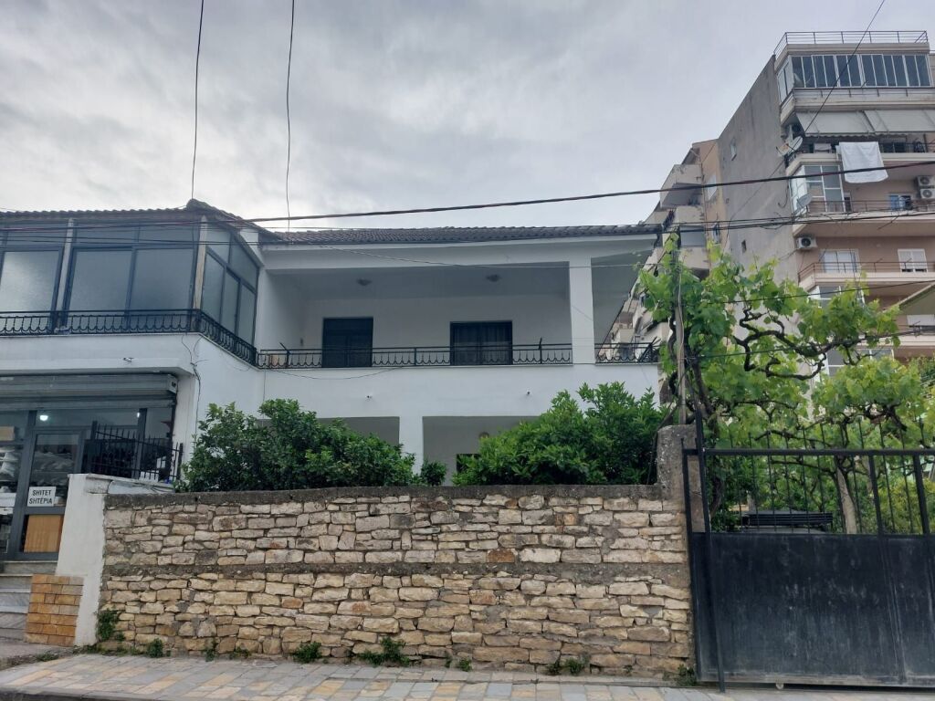 PRIVATE 2-STORY HOUSE FOR SALE – “30 VJETORI”, BERAT PRIVATE 2-STORY HOUSE FOR SALE – “30 VJETORI”, BERAT