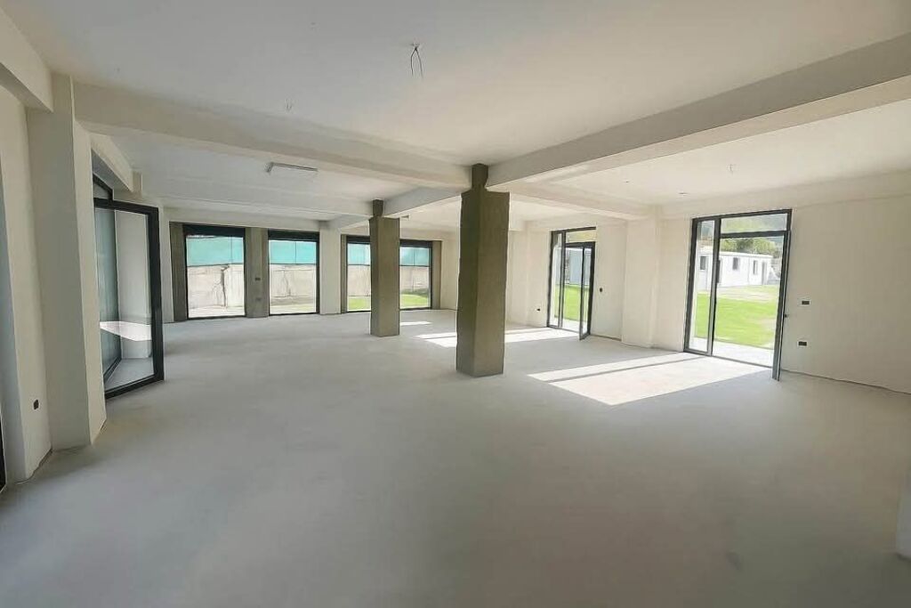 JEPET ME QERA NJESI SHERBIMI  TOKE - BERZHITE, TIRANE