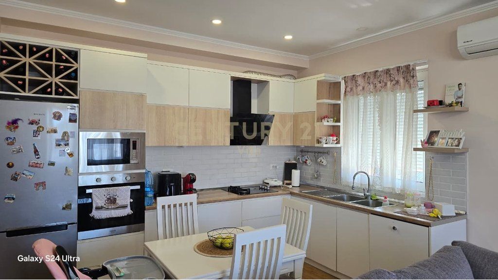 Villa su 3 piani in vendita a Durrës, !!