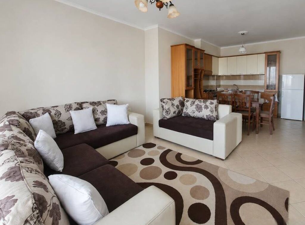 JEPET ME QIRA APARTAMENT 2+1 NE FRESK!!