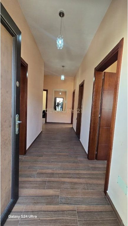 Villa su 3 piani in vendita a Durrës, !!