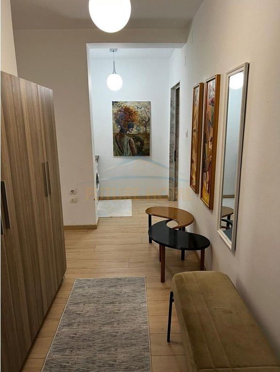 Qera, Apartament 2+1+2+post parkimi Komuna e Parisit