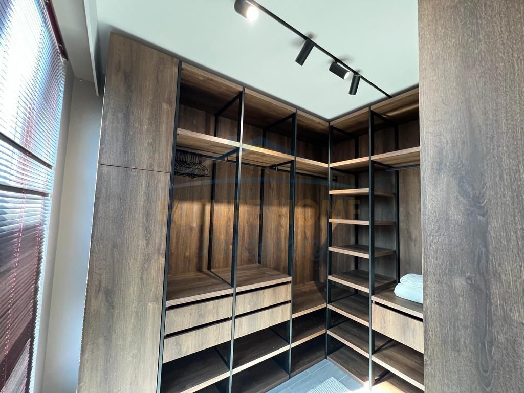 Shitet, Apartament 1+1+Verandë+Garderobë, Sauk, Tiranë.