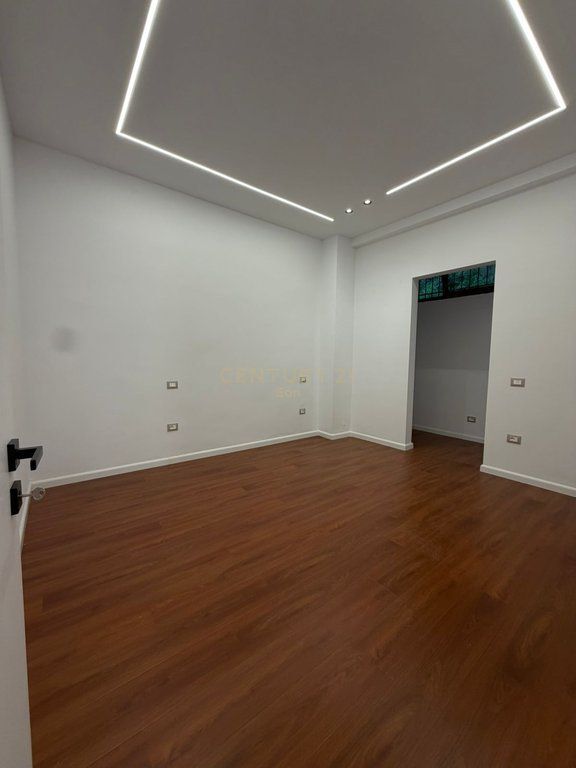 PËR SHITJE APARTAMENT 2+1+2 BANJO DHE VERANDË, SEFER EFENDIU, DURRËS!