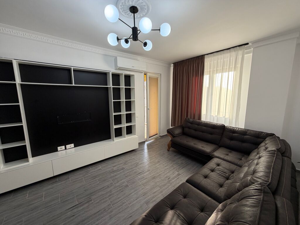 🏡 Appartamento 2+1+2 in affitto  55,000 lekë  📍 Zona: Yzberisht / Grand Gallery