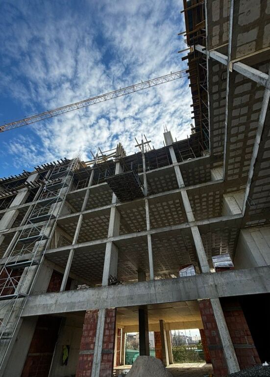 Apartment 1+1 for sale in a developing area with easy access, ideal for living or investment.
