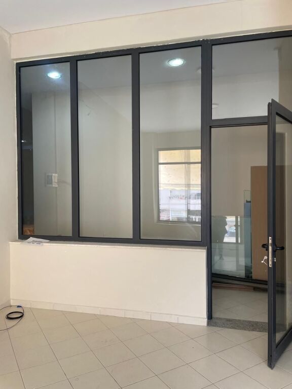 Business premises for rent 300euro,32m², 2nd floor, astir