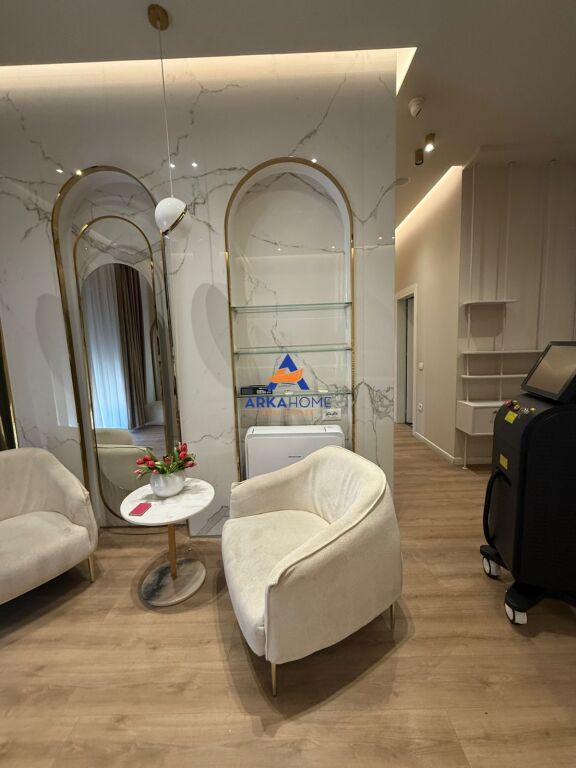 JEPET AMBIENT BIZNESI ME QERA 140M2 "KOMPLEKSI OLIMPIK" 1500 EURO