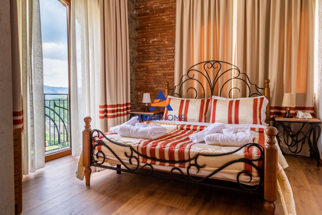 SHITET RESORT 1440M2 "SHESHI MAMICA, PETRELE" 4.000.000 EURO